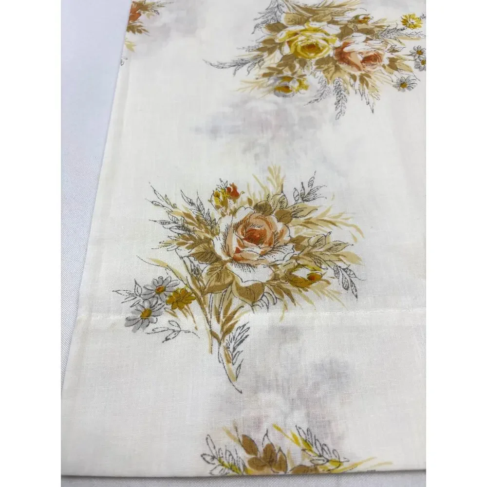Vintage Standard Size Pillowcase 1970s Country-Home Floral Design Cottagecore